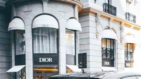 dior had|history of Dior store.